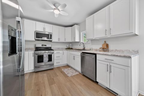 Tiny photo for 1420 W RICHMOND Street, Kokomo, IN 46901 (MLS # 202614139)