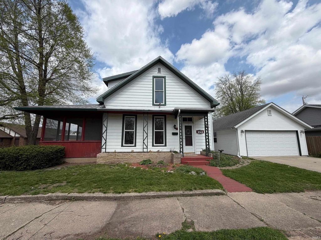 Photo of 601 Pearl Street, Covington, IN 47932 (MLS # 202613223)