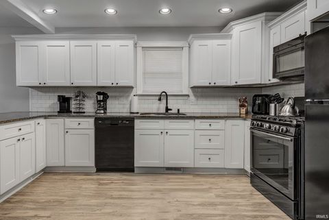 Tiny photo for 802 Lavina Street, Fort Wayne, IN 46802 (MLS # 202615287)