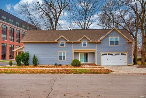 Tiny photo for 802 Lavina Street, Fort Wayne, IN 46802 (MLS # 202615287)