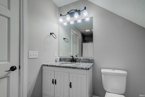 Tiny photo for 802 Lavina Street, Fort Wayne, IN 46802 (MLS # 202615287)