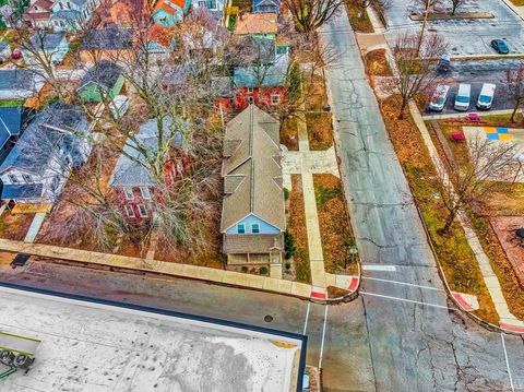 Tiny photo for 802 Lavina Street, Fort Wayne, IN 46802 (MLS # 202615287)