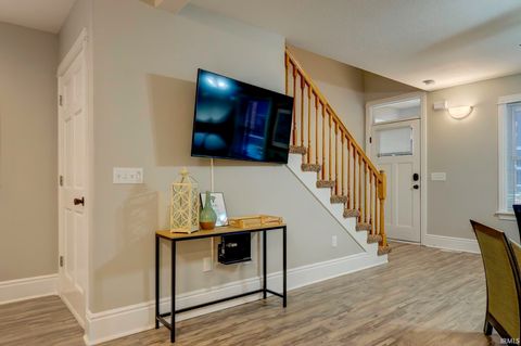 Tiny photo for 802 Lavina Street, Fort Wayne, IN 46802 (MLS # 202615287)