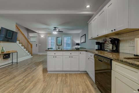 Tiny photo for 802 Lavina Street, Fort Wayne, IN 46802 (MLS # 202615287)