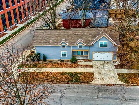 Tiny photo for 802 Lavina Street, Fort Wayne, IN 46802 (MLS # 202615287)