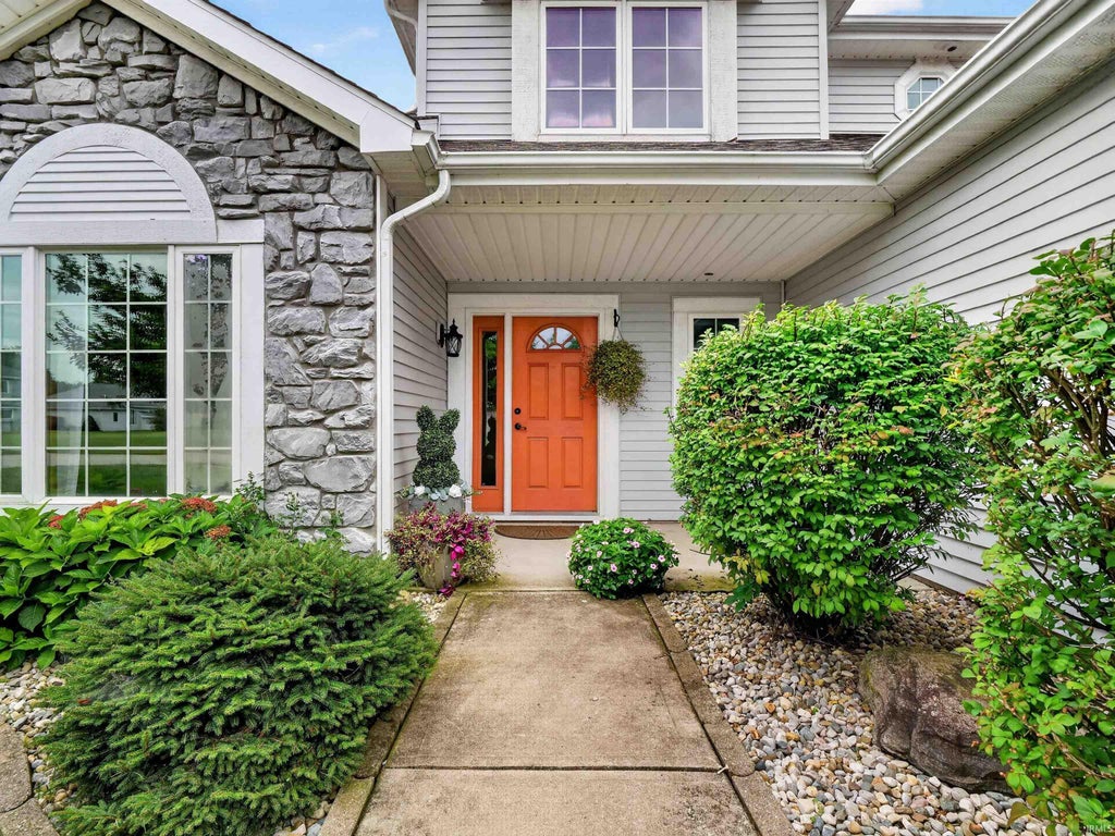 Photo of 2009 Miami Trail, Huntington, IN 46750 (MLS # 202636250)