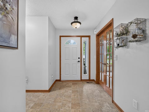 Tiny photo for 2009 Miami Trail, Huntington, IN 46750 (MLS # 202636250)