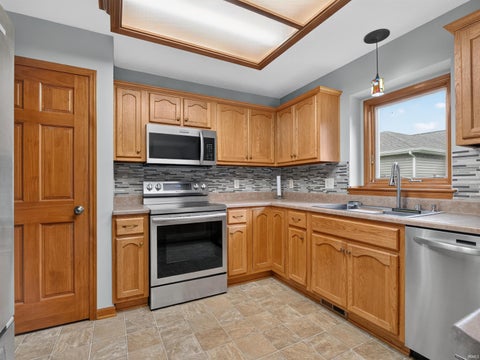 Tiny photo for 2009 Miami Trail, Huntington, IN 46750 (MLS # 202636250)