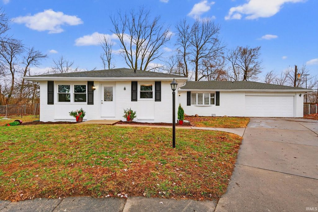 Photo of 1900 Olds Court, Kokomo, IN 46902 (MLS # 202548847)