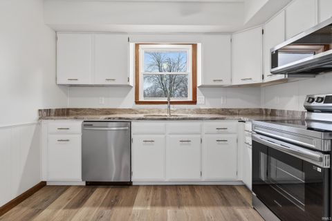 Tiny photo for 1900 Olds Court, Kokomo, IN 46902 (MLS # 202548847)