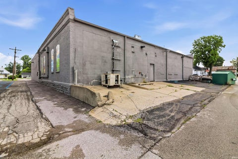 Tiny photo for 201 N Main Street, Fairmount, IN 46928 (MLS # 202625444)