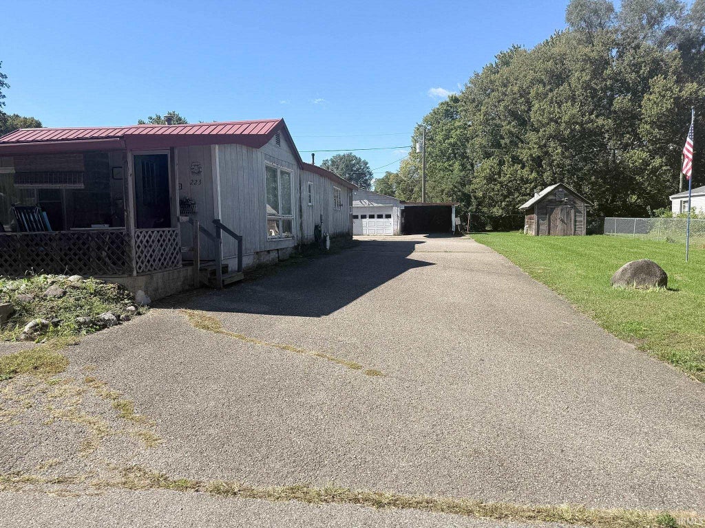 Photo of 223 Hammon Street, Logansport, IN 46947 (MLS # 202641305)