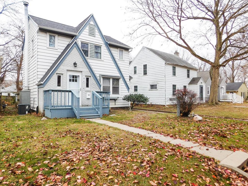 Photo of 814 Kensington Boulevard, Fort Wayne, IN 46805 (MLS # 202547274)