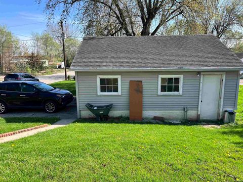 Tiny photo for 225 E Columbia Street, Logansport, IN 46947 (MLS # 202541514)