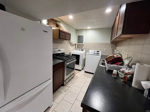 Tiny photo for 225 E Columbia Street, Logansport, IN 46947 (MLS # 202541514)