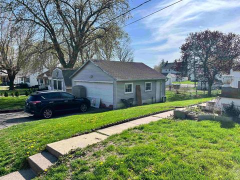 Tiny photo for 225 E Columbia Street, Logansport, IN 46947 (MLS # 202541514)