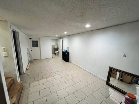 Tiny photo for 225 E Columbia Street, Logansport, IN 46947 (MLS # 202541514)
