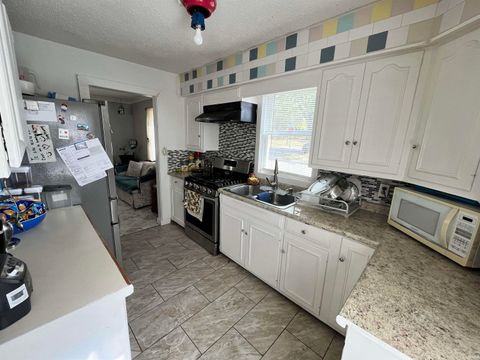 Tiny photo for 225 E Columbia Street, Logansport, IN 46947 (MLS # 202541514)