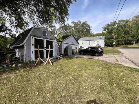Tiny photo for 225 E Columbia Street, Logansport, IN 46947 (MLS # 202541514)