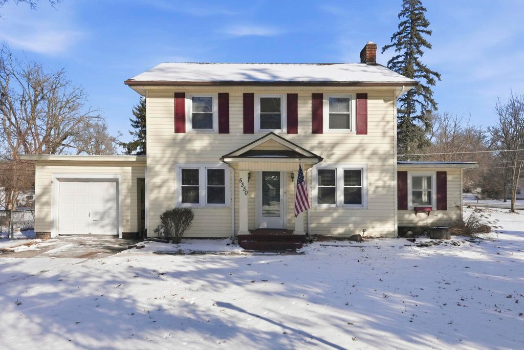 Photo of 5330 Bluffton Road, Fort Wayne, IN 46809 (MLS # 202602219)