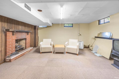 Tiny photo for 501 Third Avenue, Jasper, IN 47546 (MLS # 202625435)
