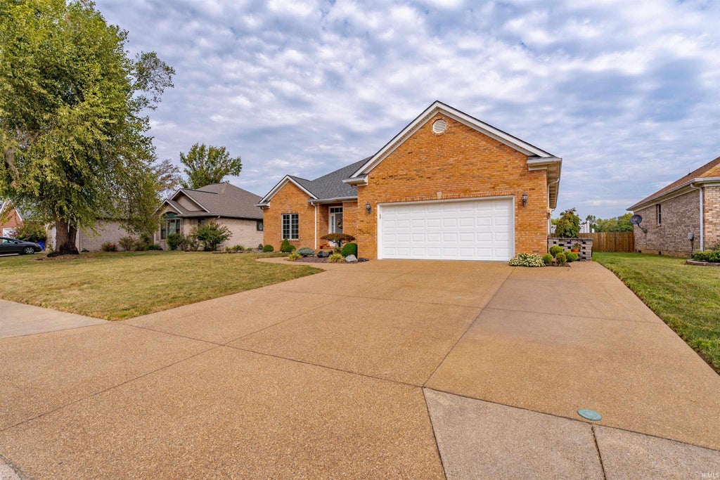 Photo of 200 Westbriar Road, Newburgh, IN 47630 (MLS # 202640737)