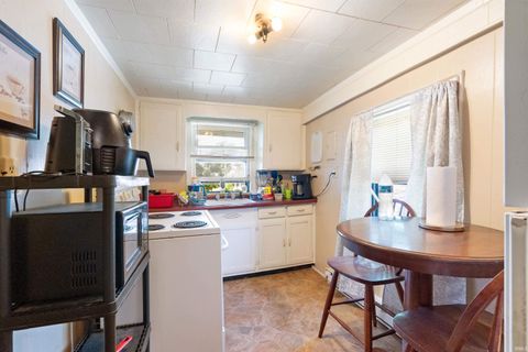 Tiny photo for 522 W Walnut Street, Kokomo, IN 46901 (MLS # 202601378)