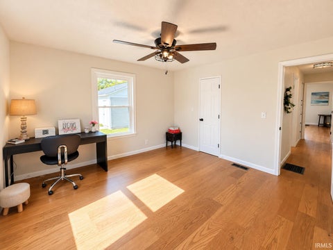 Tiny photo for 2411 N Apperson Way, Kokomo, IN 46901 (MLS # 202642544)