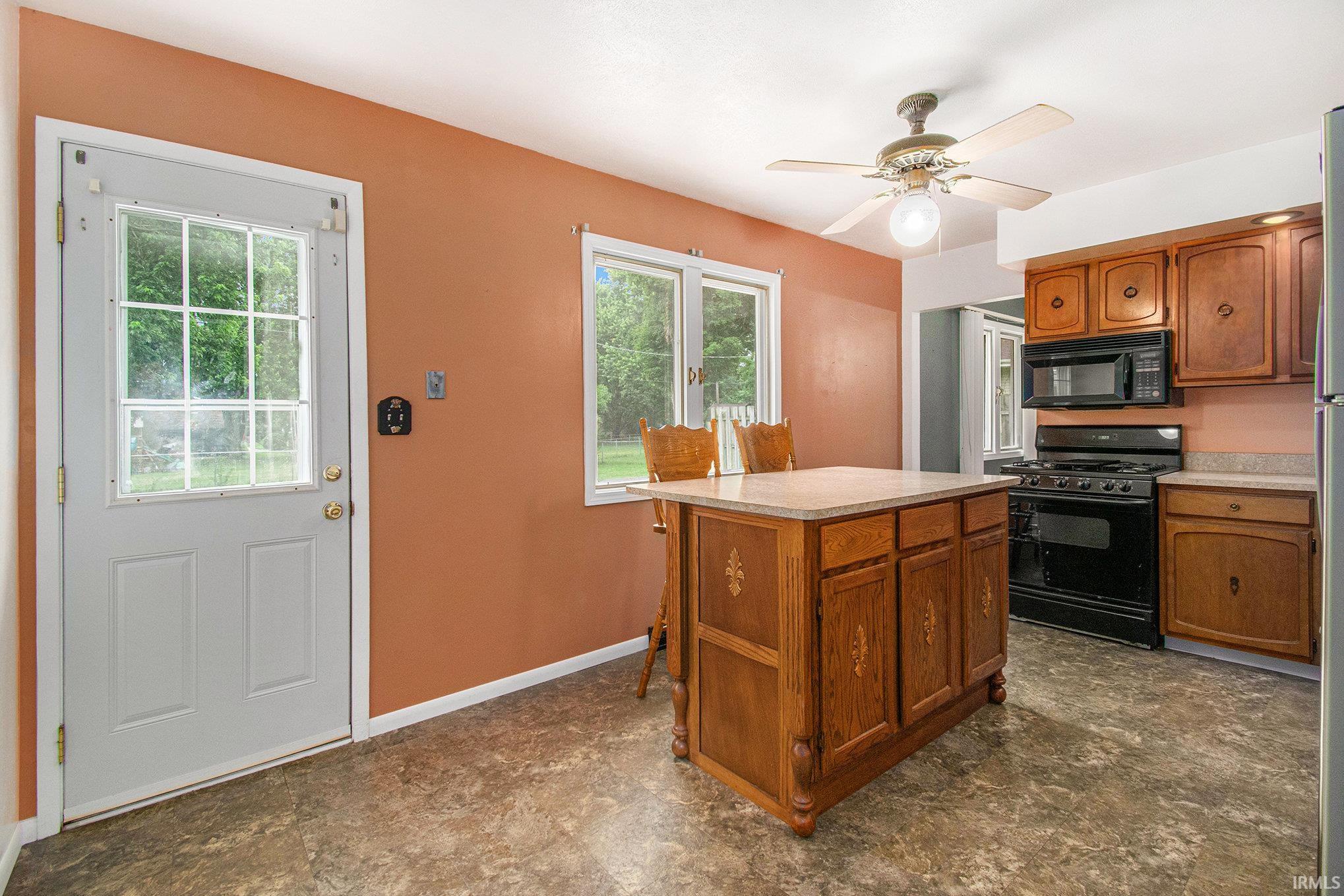 South Bend, Indiana 46614, United States, 4 Bedrooms Bedrooms, ,3 BathroomsBathrooms,Residential,Active,155153