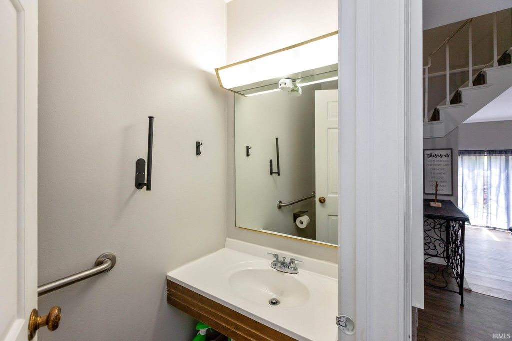 Photo of 2257 Rome Drive, Indianapolis, IN 46228 (MLS # 202611938)