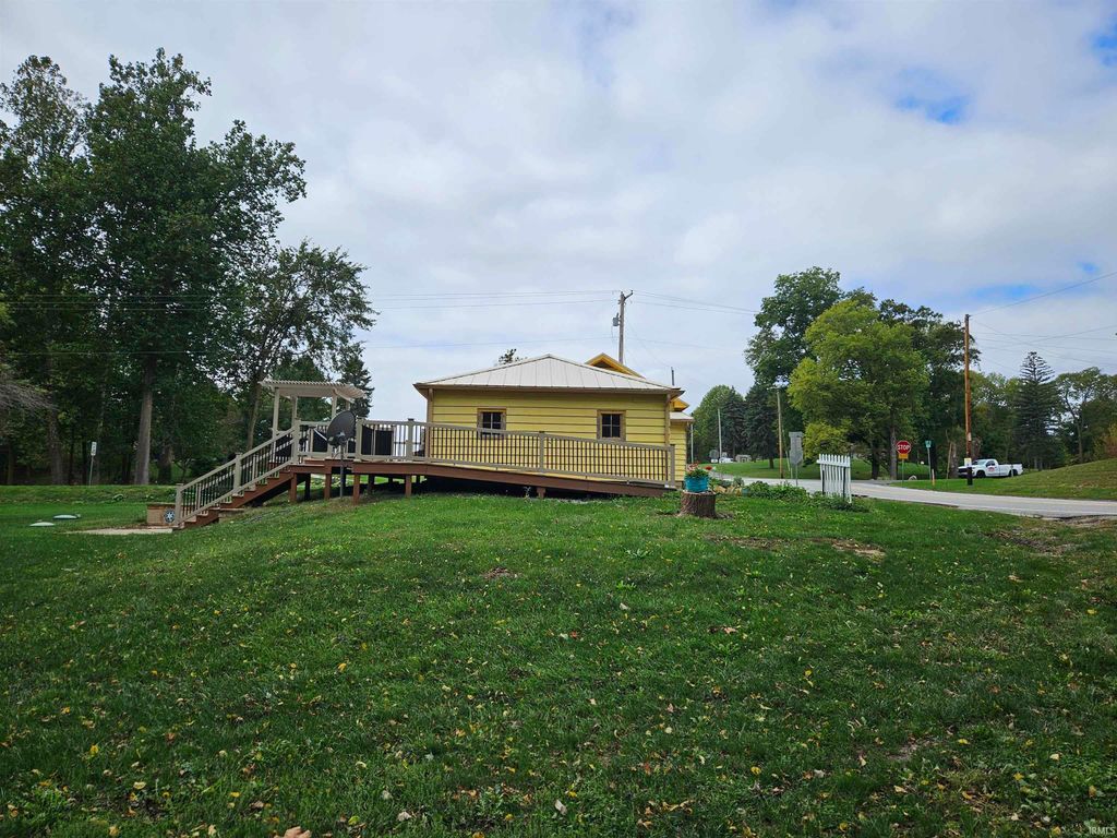 Photo of 28998 County Road 26, Elkhart, IN 46517 (MLS # 202616261)