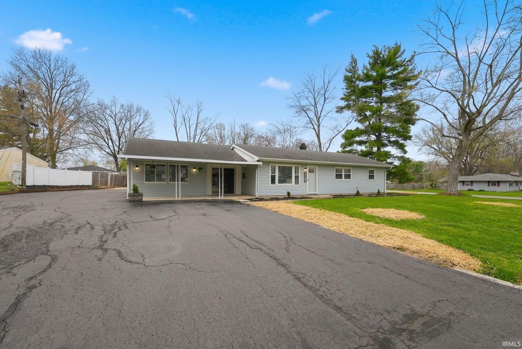 Photo of 5410 Cranston Avenue, Fort Wayne, IN 46835 (MLS # 202612615)