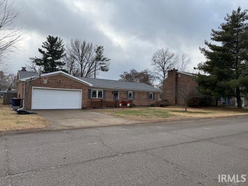 Photo of 10599 Gettysburg Drive, Newburgh, IN 47630 (MLS # 202549616)