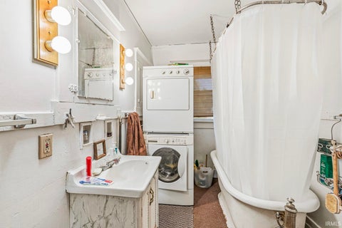 Tiny photo for 924 N Main Street, Elkhart, IN 46514 (MLS # 202641952)