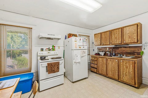 Tiny photo for 924 N Main Street, Elkhart, IN 46514 (MLS # 202641952)
