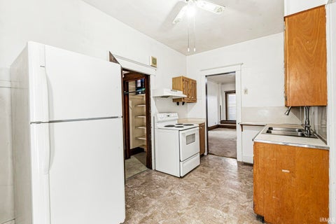 Tiny photo for 924 N Main Street, Elkhart, IN 46514 (MLS # 202641952)