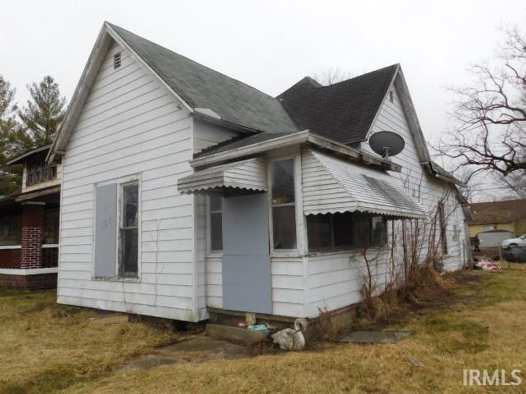 Photo of 1319 E Jackson Street, Muncie, IN 47305 (MLS # 202608606)