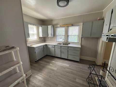 Tiny photo for 909 E Taylor Street, Kokomo, IN 46901 (MLS # 202638599)