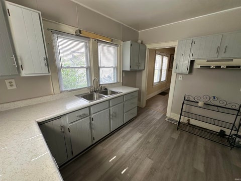 Tiny photo for 909 E Taylor Street, Kokomo, IN 46901 (MLS # 202638599)