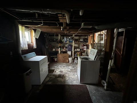 Tiny photo for 909 E Taylor Street, Kokomo, IN 46901 (MLS # 202638599)