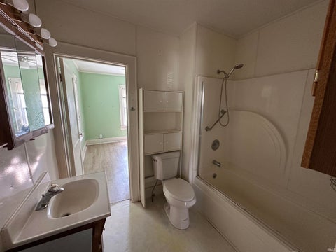 Tiny photo for 909 E Taylor Street, Kokomo, IN 46901 (MLS # 202638599)