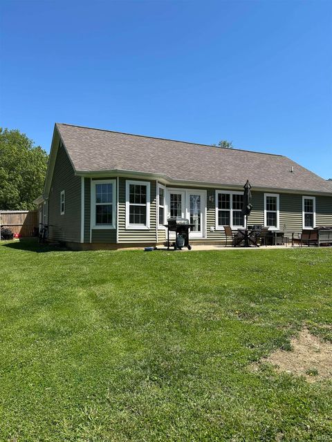 Tiny photo for 311 Liberty Street, Bicknell, IN 47512 (MLS # 202618690)