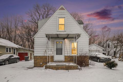 Photo of 712 N Vine Street, Elkhart, IN 46514 (MLS # 202600101)