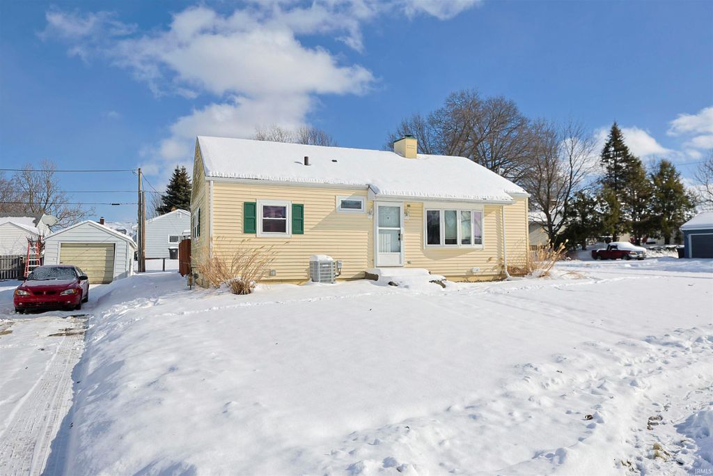 Photo of 205 E Jennings Avenue, South Bend, IN 46614 (MLS # 202601875)