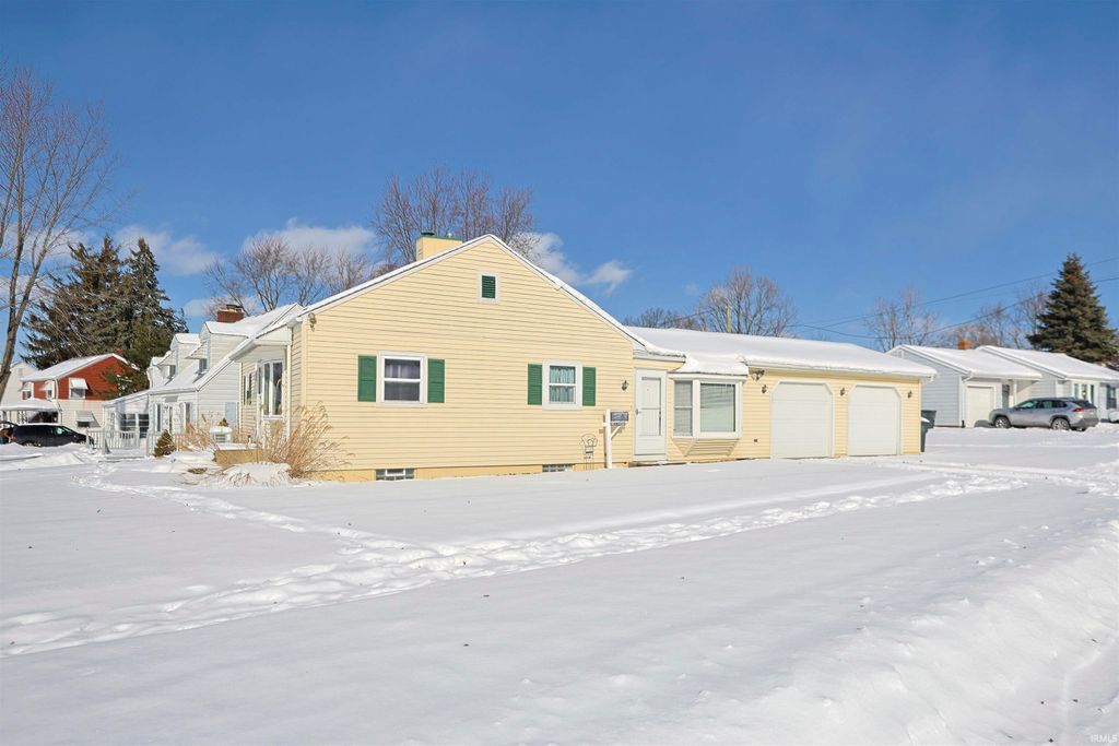 Photo of 205 E Jennings Avenue, South Bend, IN 46614 (MLS # 202601875)