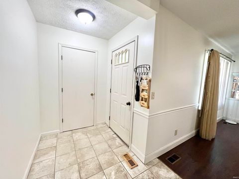 Tiny photo for 207 Longtree Lane, Logansport, IN 46947 (MLS # 202532927)