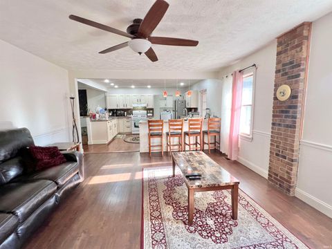 Tiny photo for 207 Longtree Lane, Logansport, IN 46947 (MLS # 202532927)