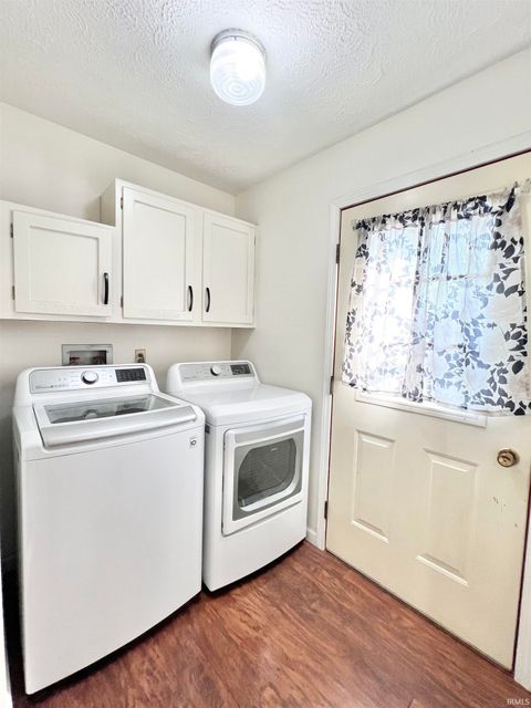 Tiny photo for 207 Longtree Lane, Logansport, IN 46947 (MLS # 202532927)