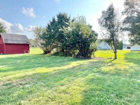 Tiny photo for 207 Longtree Lane, Logansport, IN 46947 (MLS # 202532927)