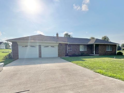 Photo of 207 Longtree Lane, Logansport, IN 46947 (MLS # 202532927)